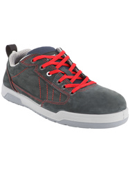 S3 SRC. Low cut trendy safety trainers.Nubuck leather.